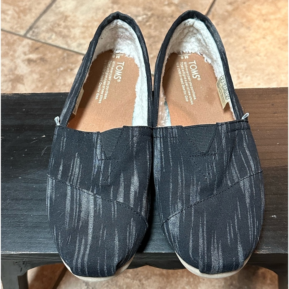TOMS size 8